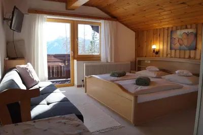 Ein Bett oder Betten in einem Zimmer der Unterkunft Haus Latschenheim