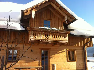 Das Gebäude in dem sich das Chalet befindet