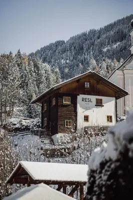 Ein allgemeiner Bergblick oder ein Berglick von des Chalets aus