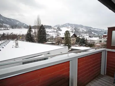 Ein allgemeiner Bergblick oder ein Berglick von der Ferienwohnung aus