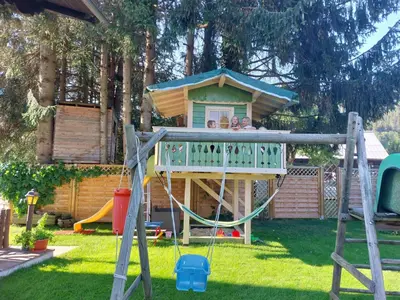 Ein Kinderspielbereich in der Unterkunft Landhaus Tripolt