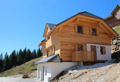Das Gebäude in dem sich das Chalet befindet
