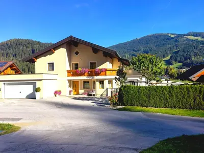 Ein allgemeiner Bergblick oder ein Berglick von der Ferienwohnung aus