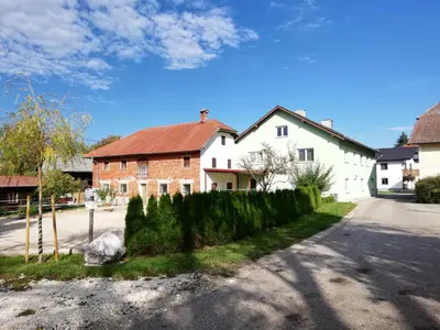 Das Gebäude in dem sich die Ferienwohnung befindet