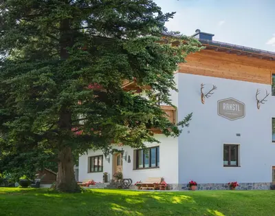 Ein Garten an der Unterkunft Ranstl Ferienwohnungen