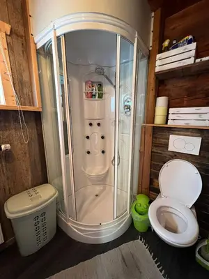 Ein Badezimmer in der Unterkunft Troadkasten Hollnhof, bezaubernder Panoramablick