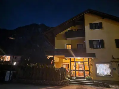 Das Gebäude in dem sich die Pension befindet