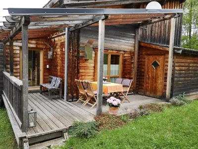 Ein Garten an der Unterkunft Zirbelhütte
