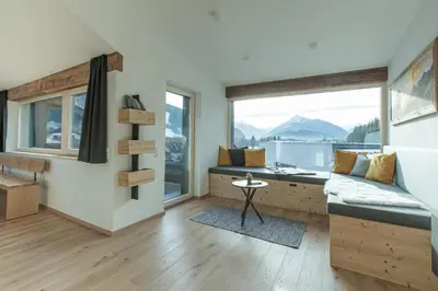 Ein allgemeiner Bergblick oder ein Berglick von der Ferienwohnung aus