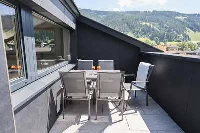 Ein allgemeiner Bergblick oder ein Berglick von der Ferienwohnung aus