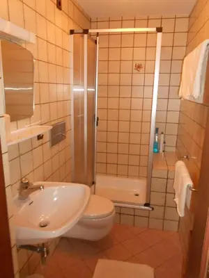 Ein Badezimmer in der Unterkunft Haus Moni