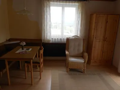 Ein Sitzbereich in der Unterkunft Haus Moni