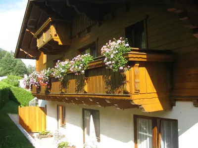 Ein Balkon oder eine Terrasse in der Unterkunft Gasthof zum Kaiserweg