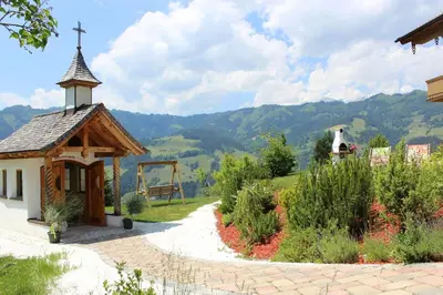 Ein allgemeiner Bergblick oder ein Berglick von der Ferienwohnung aus