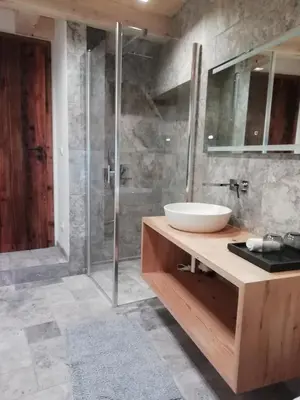 Ein Badezimmer in der Unterkunft Seehaus am Hallstätter See