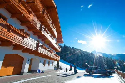 Ein allgemeiner Bergblick oder ein Berglick von des Hotels aus