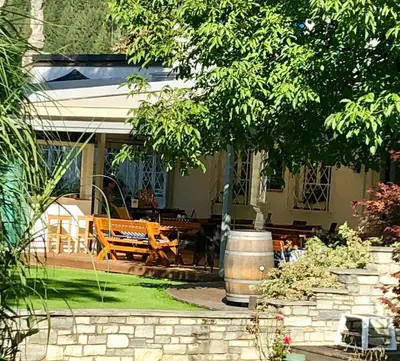 Ein Garten an der Unterkunft Ferienwohnung Eiskögerl im Barbarahof