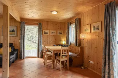 Ein Sitzbereich in der Unterkunft Alpendorf Dachstein West by ALPS RESORTS