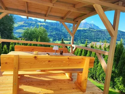 Ein allgemeiner Bergblick oder ein Berglick von der Ferienwohnung aus