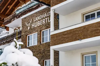 Das Gebäude in dem sich das Aparthotel befindet