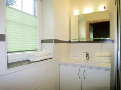 Ein Badezimmer in der Unterkunft Holiday Home Siedlerhof by Interhome