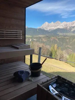 Ein allgemeiner Bergblick oder ein Berglick von der Ferienwohnung aus