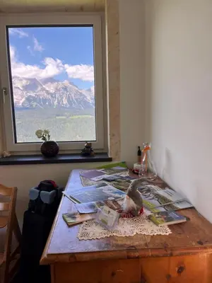 Ein allgemeiner Bergblick oder ein Berglick von der Ferienwohnung aus