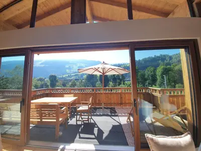 Ein allgemeiner Bergblick oder ein Berglick von der Ferienwohnung aus