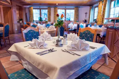 Ein Restaurant oder anderes Speiselokal in der Unterkunft Hotel Restaurant Stöcklwirt