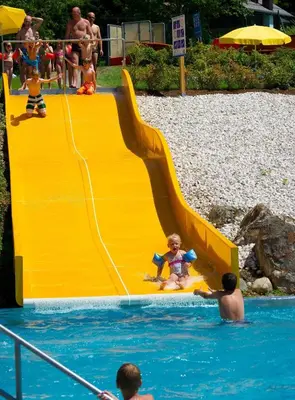 Der Swimmingpool an oder in der Nähe von Haus am Lift