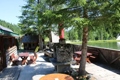 Ein Garten an der Unterkunft Schmiedalm