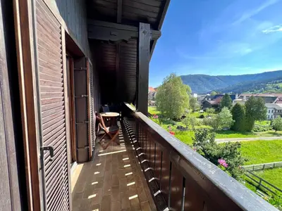 Ein allgemeiner Bergblick oder ein Berglick von des Hotels aus