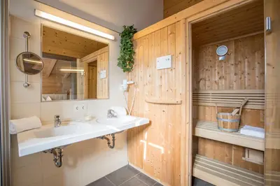 Ein Badezimmer in der Unterkunft Alpenchalets Flachauer Gutshof