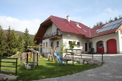 Ein Kinderspielbereich in der Unterkunft Haus Sylvia