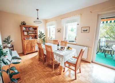 Ein Sitzbereich in der Unterkunft Gästewohnung Sebastian