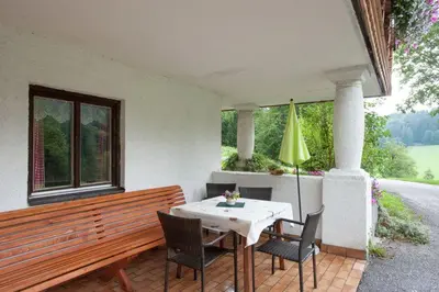 Ein Garten an der Unterkunft Ferienwohnung im Haus Maria