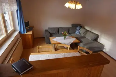 Ein Sitzbereich in der Unterkunft Ferienwohnung im Haus Maria