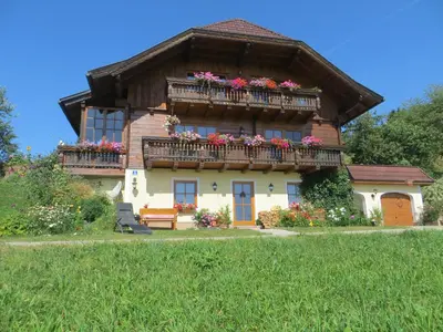 Ein Garten an der Unterkunft Ferienwohnung Brigitte Perner