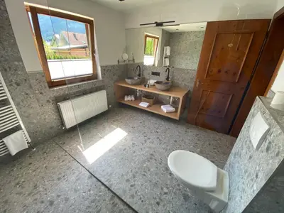 Ein Badezimmer in der Unterkunft Flachau Lodge