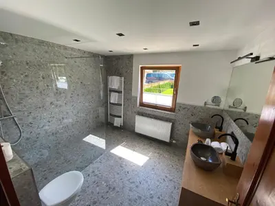 Ein Badezimmer in der Unterkunft Flachau Lodge