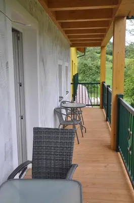 Ein Balkon oder eine Terrasse in der Unterkunft Mostheuriger Steyrdurchbruchalm
