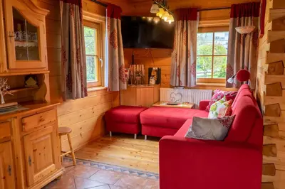 Ein Sitzbereich in der Unterkunft Bergchalet am Tonimörtlhof