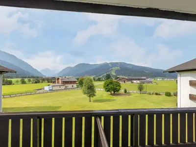 Ein allgemeiner Bergblick oder ein Berglick von der Ferienwohnung aus