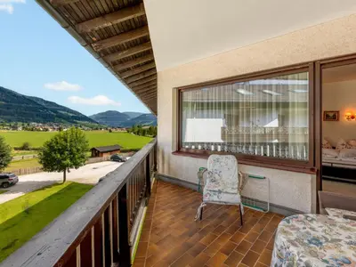 Ein allgemeiner Bergblick oder ein Berglick von der Ferienwohnung aus