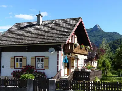 Ein allgemeiner Bergblick oder ein Berglick von des Ferienhauses aus