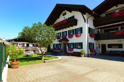 Das Gebäude in dem sich das Privatzimmer befindet
