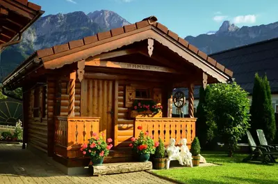 Ein allgemeiner Bergblick oder ein Berglick von des Privatzimmers aus