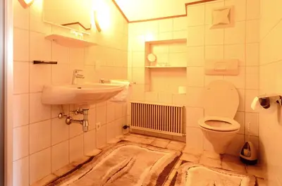 Ein Badezimmer in der Unterkunft Haus Magdalena