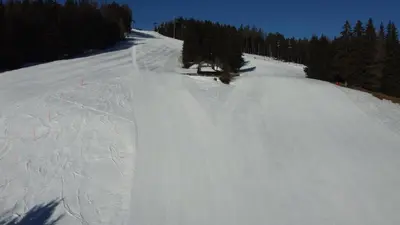 Wurzelhütte im Winter