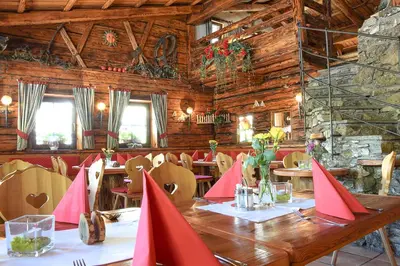 Ein Restaurant oder anderes Speiselokal in der Unterkunft Appartement Schizentrum Grosseck - Speiereck